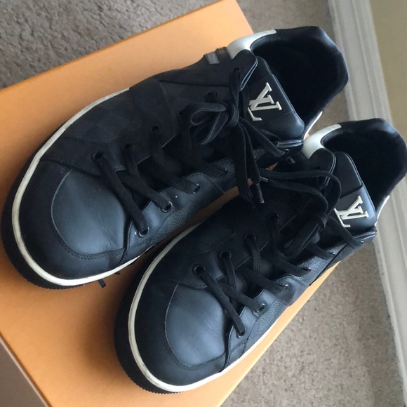 Louis Vuitton original  7 1/2 Fits normal size 9 - Picture 1 of 9